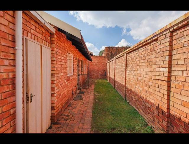 2 BEDROOM TOWNHOUSE FOR SALE IN ELARDUSPARK